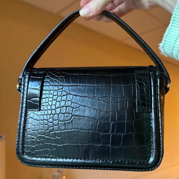 Zara Black & Gold “Croc Print” Mini Bag w/ Gold Snake Clasp - Picture 7 of 12